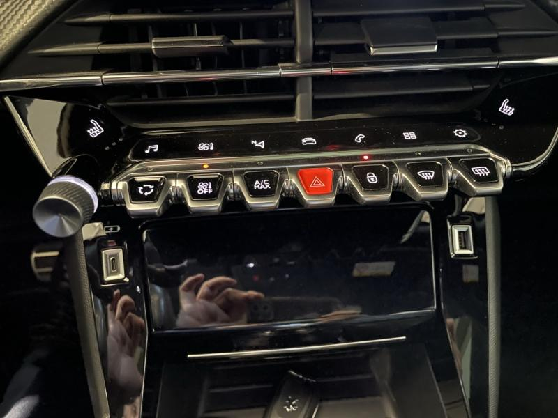 Photo 18 de l’annonce de PEUGEOT 2008 d’occasion à vendre à CHENNEVIÈRES-SUR-MARNE