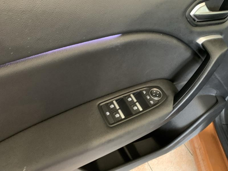 Photo 17 de l’annonce de RENAULT Captur d’occasion à vendre à CHENNEVIÈRES-SUR-MARNE