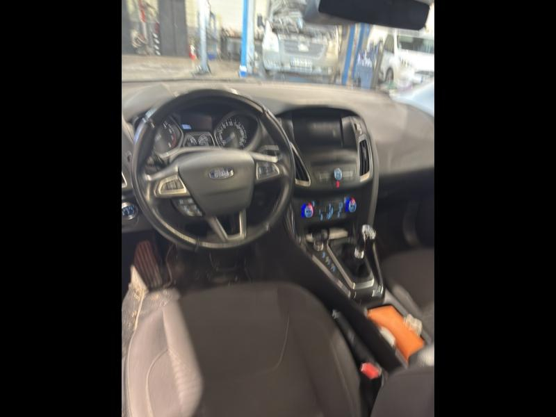 Photo 4 de l’annonce de FORD Focus d’occasion à vendre à CARPENTRAS