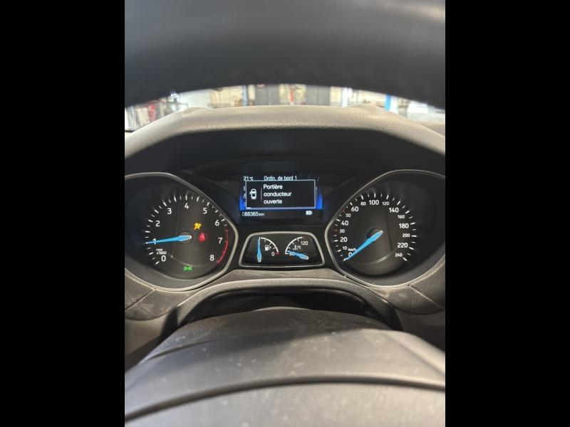 Photo 5 de l’annonce de FORD Focus d’occasion à vendre à CARPENTRAS