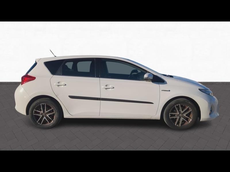 Photo 4 de l’annonce de TOYOTA Auris d’occasion à vendre à MONTFAVET