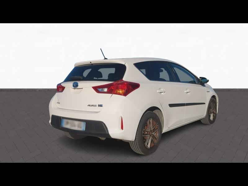 Photo 8 de l’annonce de TOYOTA Auris d’occasion à vendre à MONTFAVET