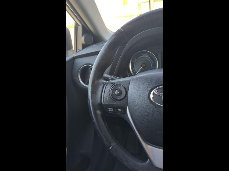 Photo 17 de l’annonce de TOYOTA Auris d’occasion à vendre à MONTFAVET