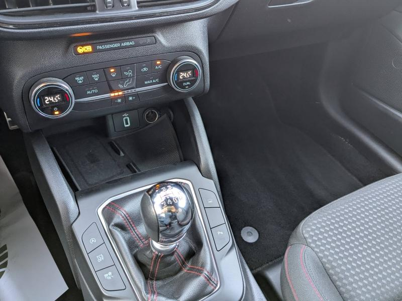 Photo 14 de l’annonce de FORD Focus d’occasion à vendre à MANOSQUE