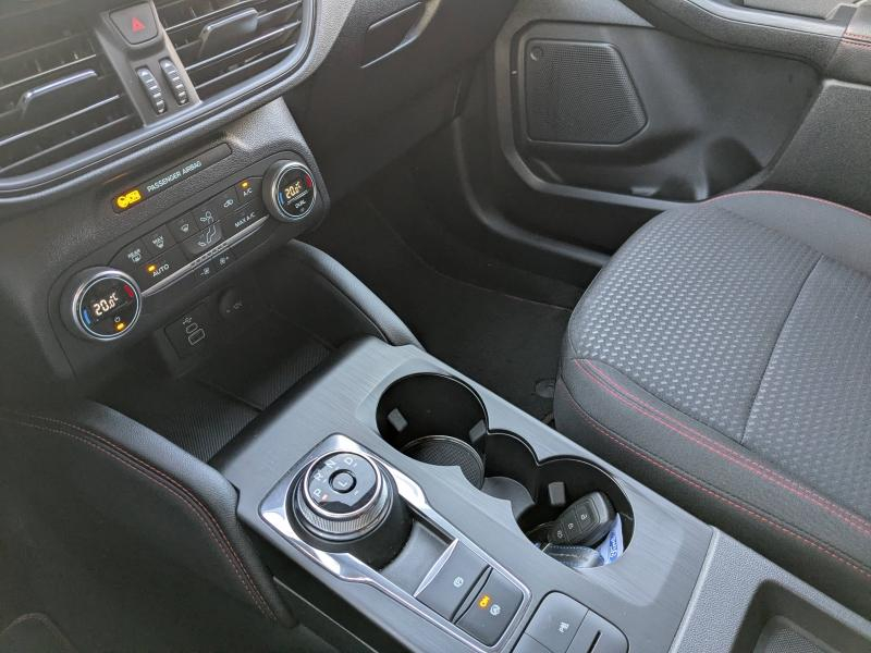 Photo 15 de l’annonce de FORD Kuga d’occasion à vendre à AVIGNON