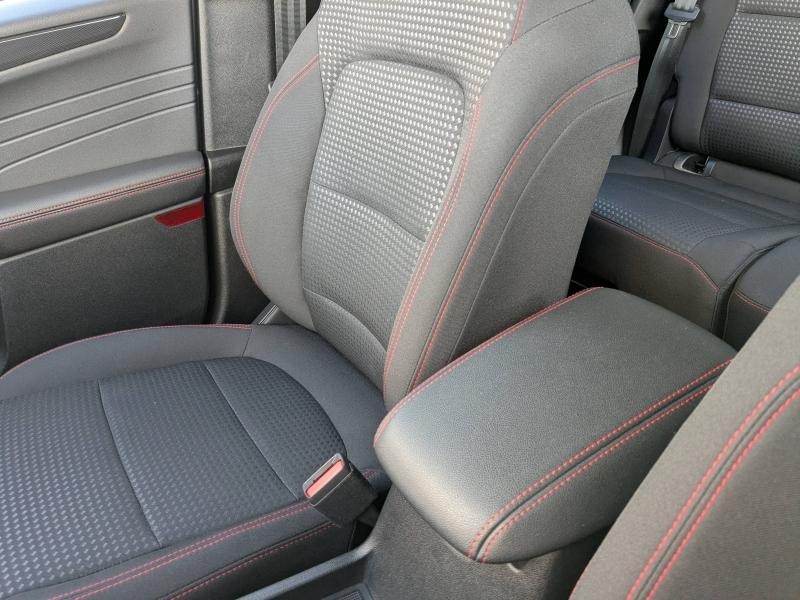 Photo 18 de l’annonce de FORD Kuga d’occasion à vendre à AVIGNON