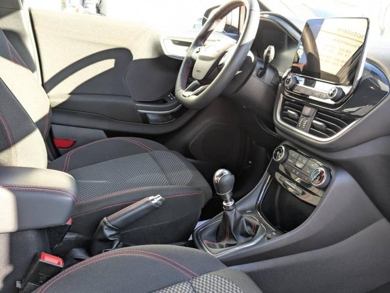 Photo 8 de l’annonce de FORD Puma d’occasion à vendre à AIX-EN-PROVENCE