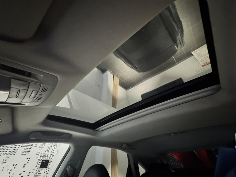 Photo 13 de l’annonce de LEXUS RX d’occasion à vendre à MONTFAVET