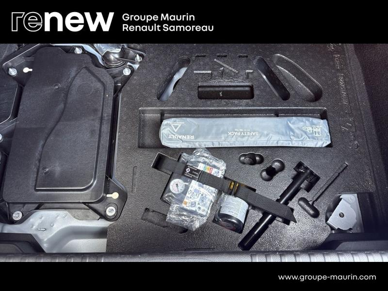 Photo 10 de l’annonce de RENAULT Clio d’occasion à vendre à SAMOREAU