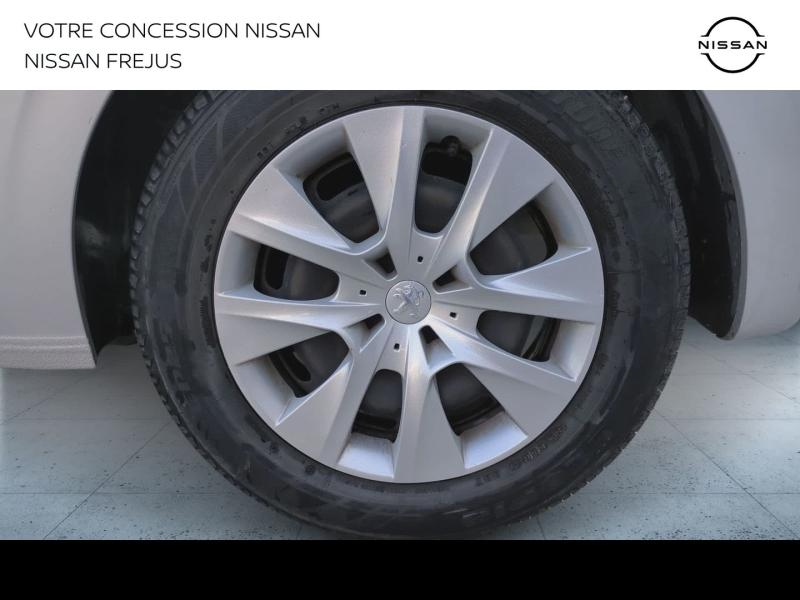 Photo 7 de l’annonce de PEUGEOT 208 d’occasion à vendre à FRÉJUS