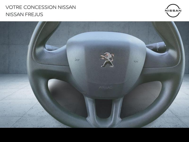 Photo 17 de l’annonce de PEUGEOT 208 d’occasion à vendre à FRÉJUS