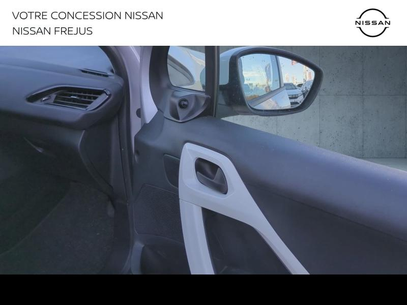 Photo 19 de l’annonce de PEUGEOT 208 d’occasion à vendre à FRÉJUS