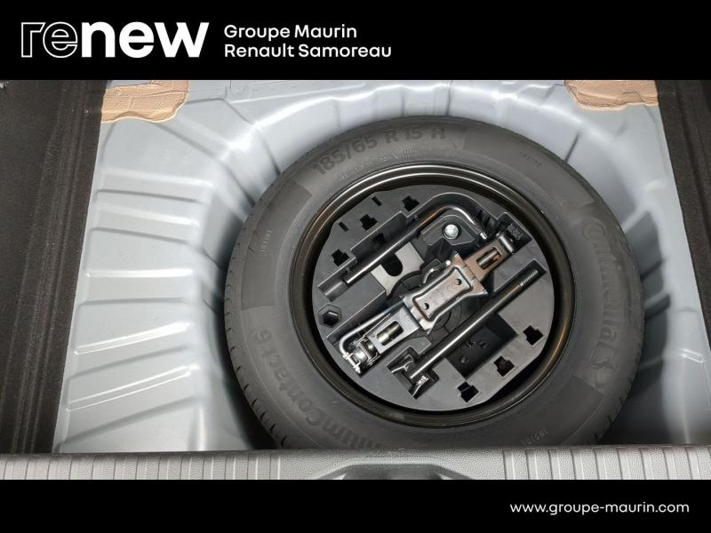 Photo 10 de l’annonce de RENAULT Clio d’occasion à vendre à SAMOREAU