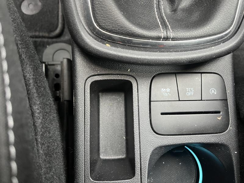 Photo 15 de l’annonce de FORD Puma d’occasion à vendre à BRIGNOLES