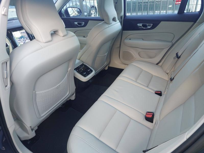 Photo 15 de l’annonce de VOLVO V60 d’occasion à vendre à AVIGNON