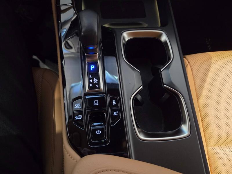 Photo 10 de l’annonce de LEXUS NX d’occasion à vendre à AUBIÈRE