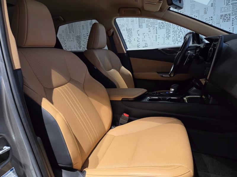 Photo 11 de l’annonce de LEXUS NX d’occasion à vendre à AUBIÈRE