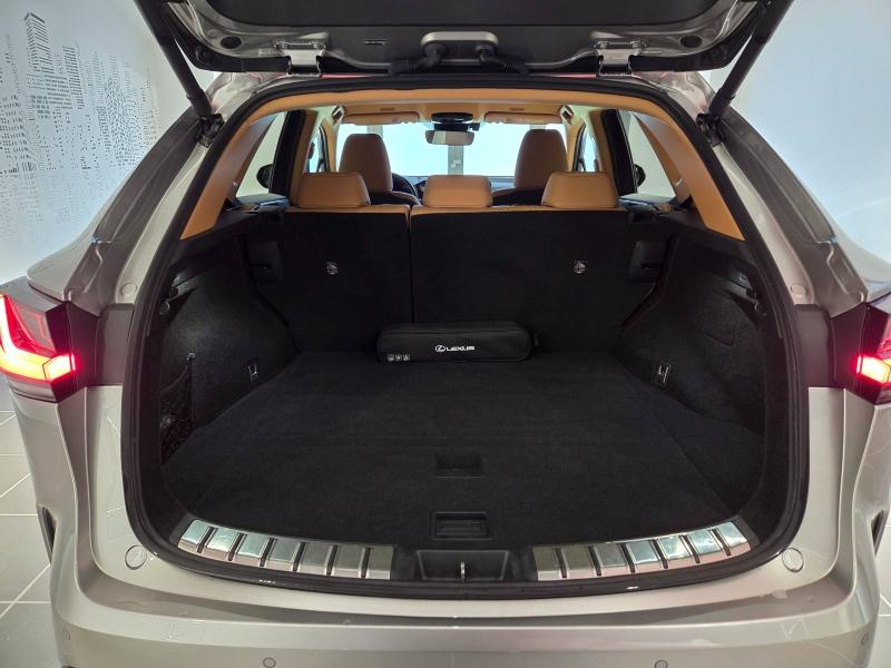 Photo 13 de l’annonce de LEXUS NX d’occasion à vendre à AUBIÈRE