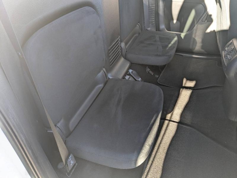 Photo 10 de l’annonce de NISSAN Navara VUL d’occasion à vendre à FRÉJUS