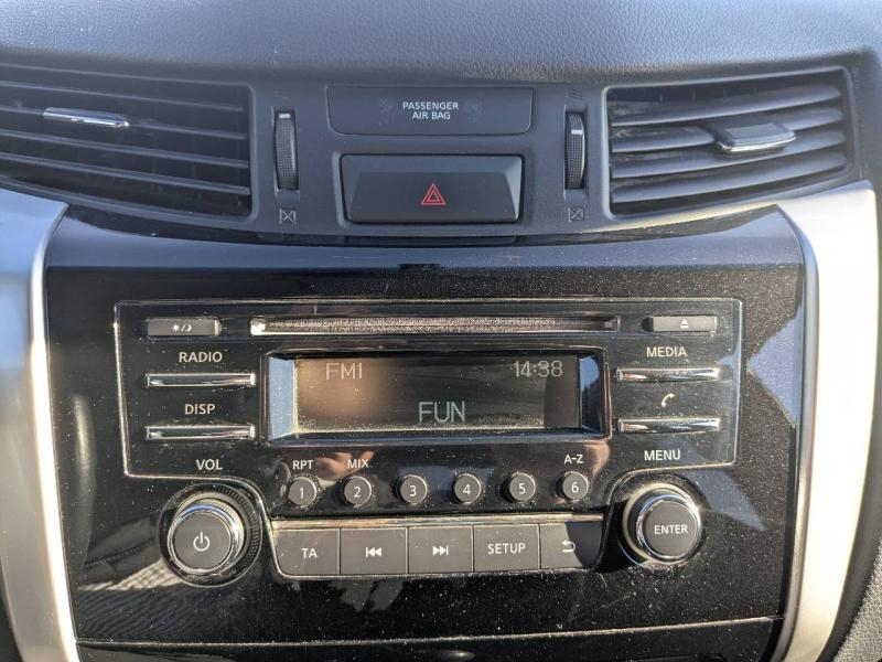 Photo 16 de l’annonce de NISSAN Navara VUL d’occasion à vendre à FRÉJUS