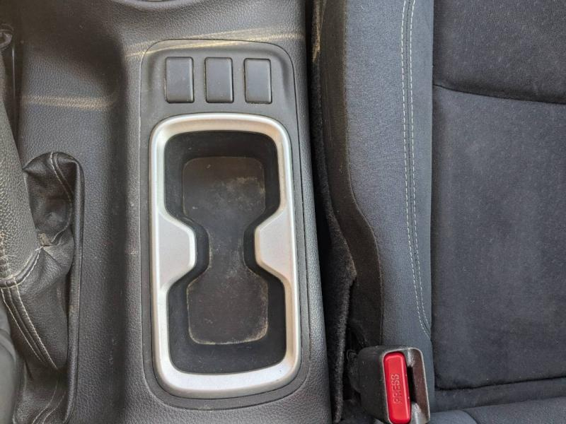 Photo 19 de l’annonce de NISSAN Navara VUL d’occasion à vendre à FRÉJUS