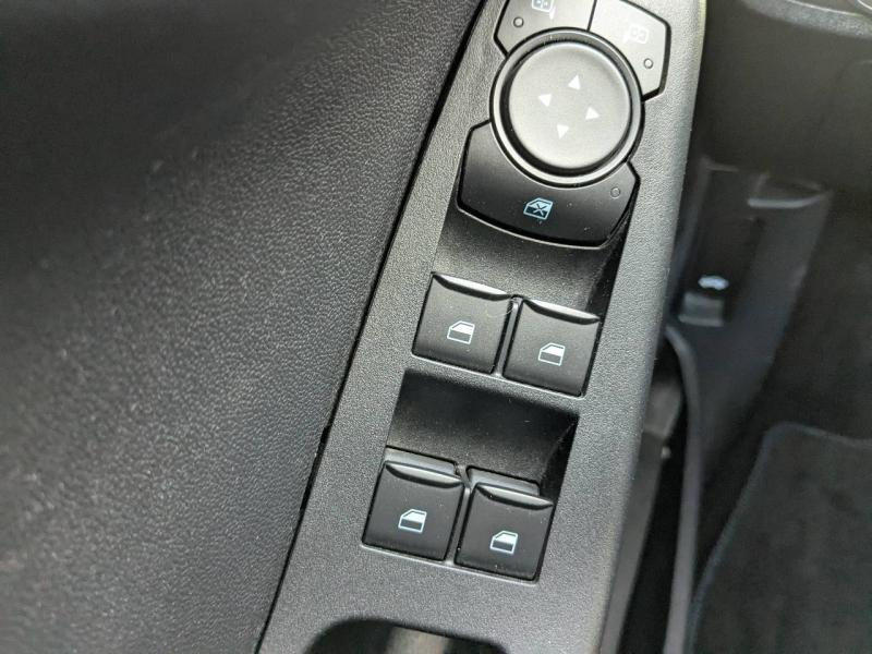 Photo 17 de l’annonce de FORD Fiesta Active d’occasion à vendre à MARSEILLE