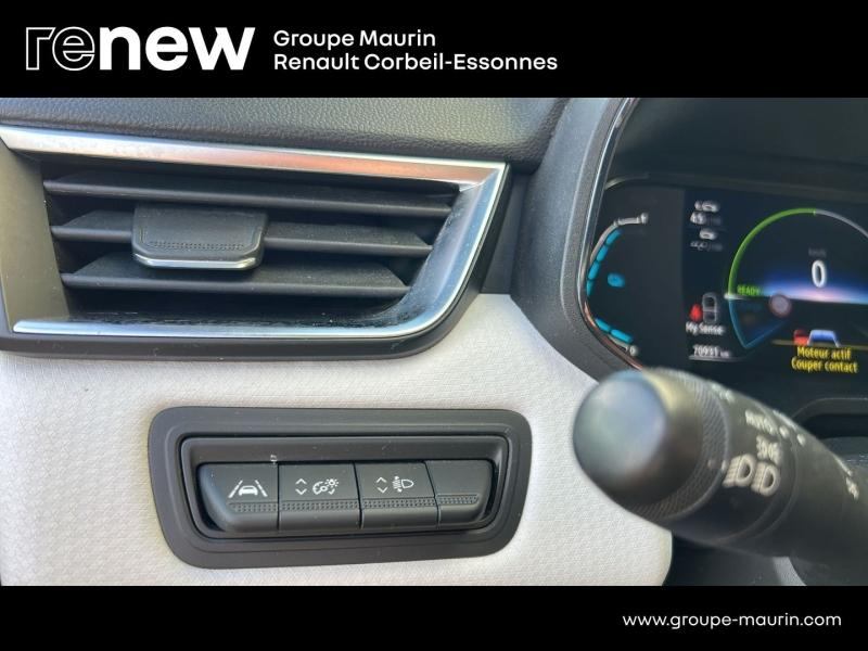 Photo 17 de l’annonce de RENAULT Clio d’occasion à vendre à CORBEIL-ESSONNES