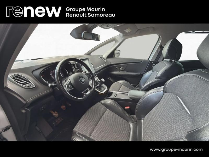 Photo 13 de l’annonce de RENAULT Grand Scenic d’occasion à vendre à SAMOREAU