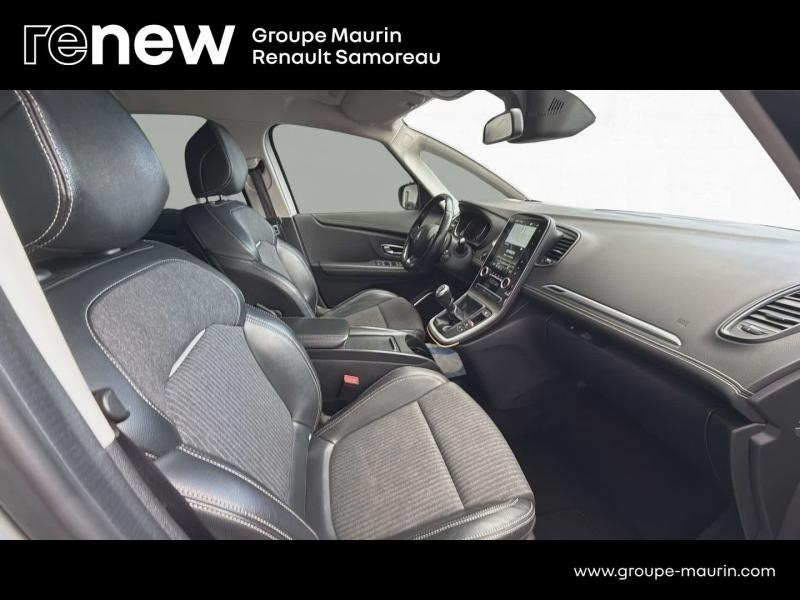 Photo 19 de l’annonce de RENAULT Grand Scenic d’occasion à vendre à SAMOREAU