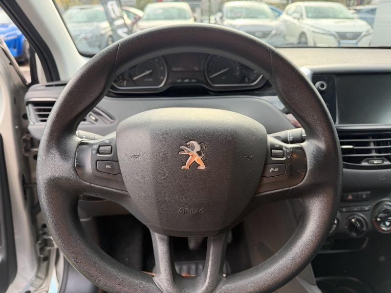 Photo 13 de l’annonce de PEUGEOT 208 d’occasion à vendre à GRENOBLE