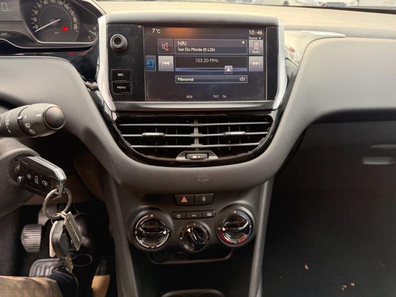 Photo 15 de l’annonce de PEUGEOT 208 d’occasion à vendre à GRENOBLE