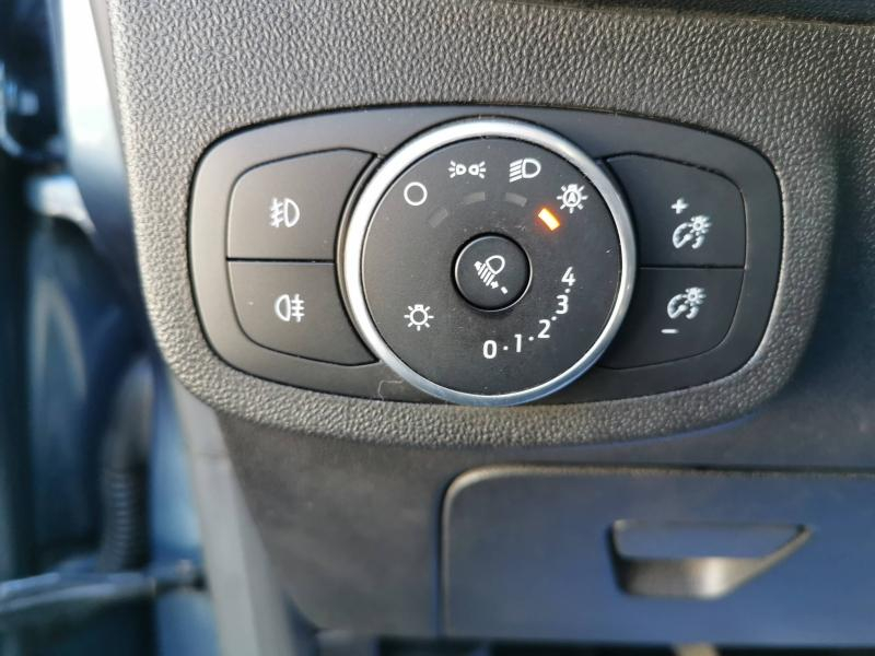 Photo 8 de l’annonce de FORD Fiesta d’occasion à vendre à LA VALETTE