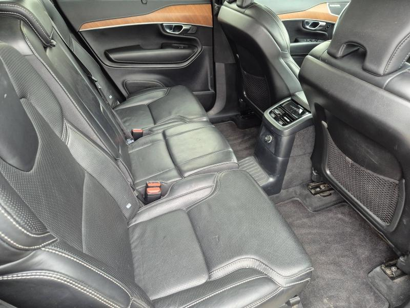 Photo 14 de l’annonce de VOLVO XC90 d’occasion à vendre à AVIGNON