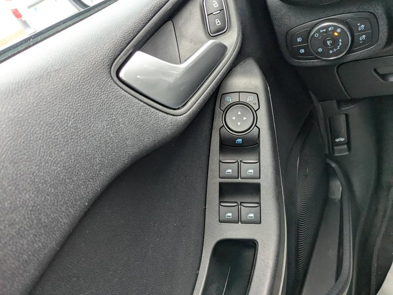 Photo 8 de l’annonce de FORD Fiesta d’occasion à vendre à CARCASSONNE