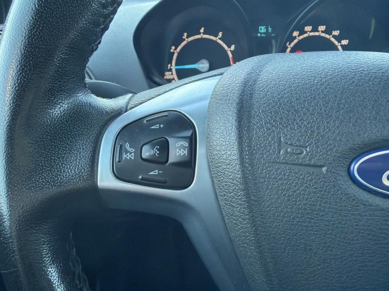 Photo 13 de l’annonce de FORD Transit Courier VUL d’occasion à vendre à VITROLLES