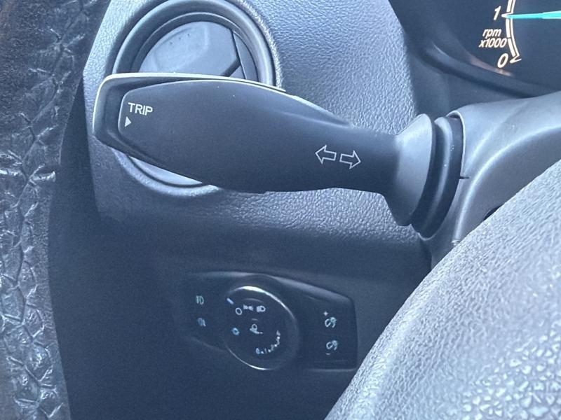 Photo 14 de l’annonce de FORD Transit Courier VUL d’occasion à vendre à VITROLLES