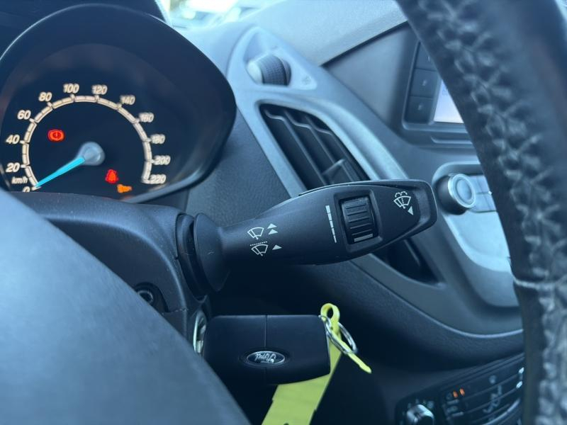 Photo 15 de l’annonce de FORD Transit Courier VUL d’occasion à vendre à VITROLLES