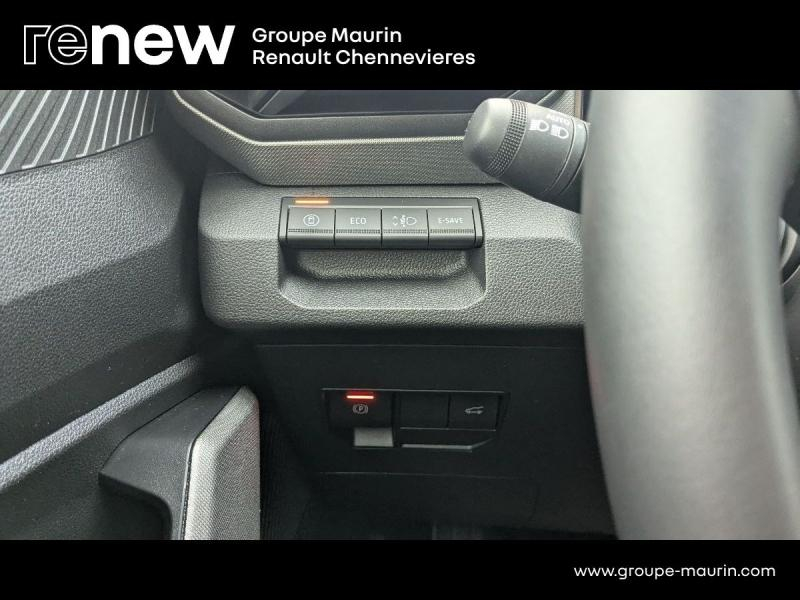 Photo 16 de l’annonce de DACIA  d’occasion à vendre à CHENNEVIÈRES-SUR-MARNE