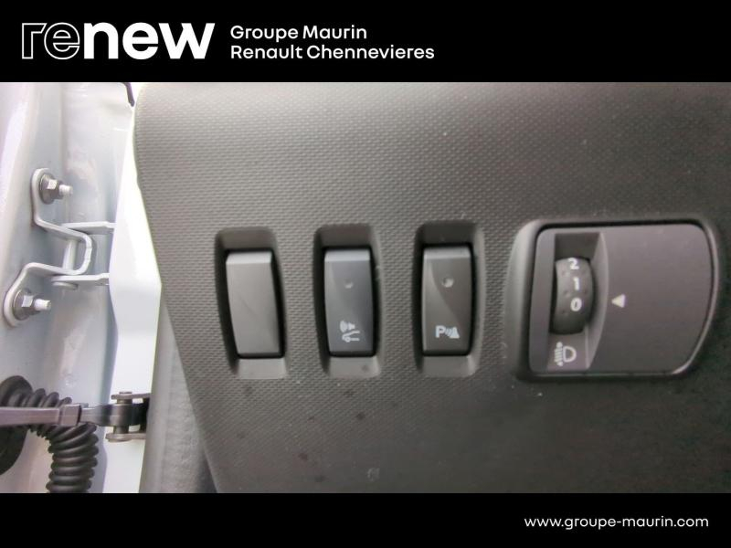 Photo 20 de l’annonce de RENAULT Twingo d’occasion à vendre à CHENNEVIÈRES-SUR-MARNE