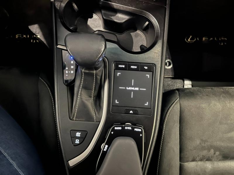 Photo 13 de l’annonce de LEXUS UX d’occasion à vendre à LATTES