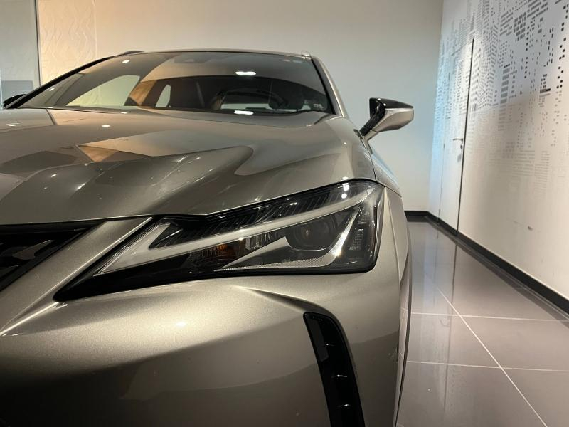 Photo 16 de l’annonce de LEXUS UX d’occasion à vendre à LATTES