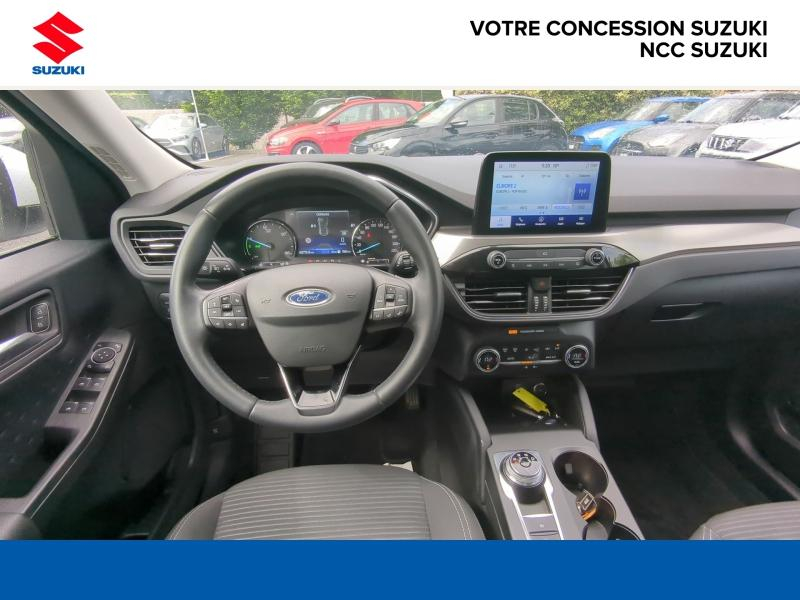 Photo 10 de l’annonce de FORD Kuga d’occasion à vendre à BELLERIVE-SUR-ALLIER