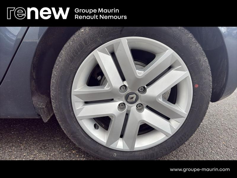 Photo 9 de l’annonce de RENAULT Clio d’occasion à vendre à SAINT PIERRE LES NEMOURS