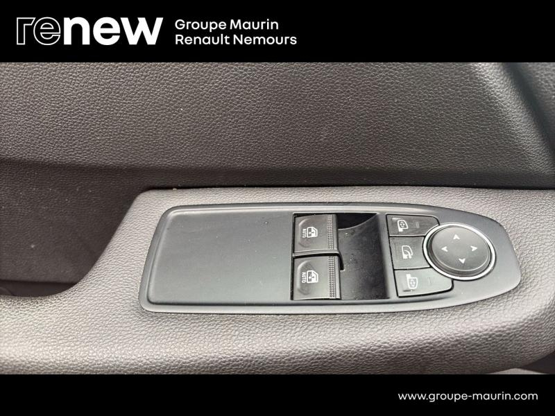 Photo 17 de l’annonce de RENAULT Clio d’occasion à vendre à SAINT PIERRE LES NEMOURS