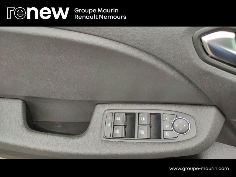 Photo 15 de l’annonce de RENAULT Clio d’occasion à vendre à SAINT PIERRE LES NEMOURS