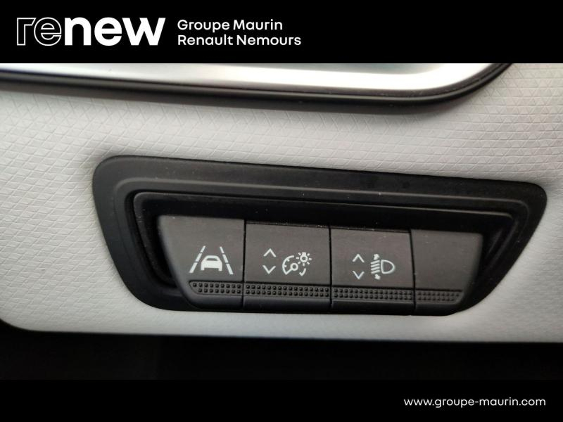 Photo 17 de l’annonce de RENAULT Clio d’occasion à vendre à SAINT PIERRE LES NEMOURS