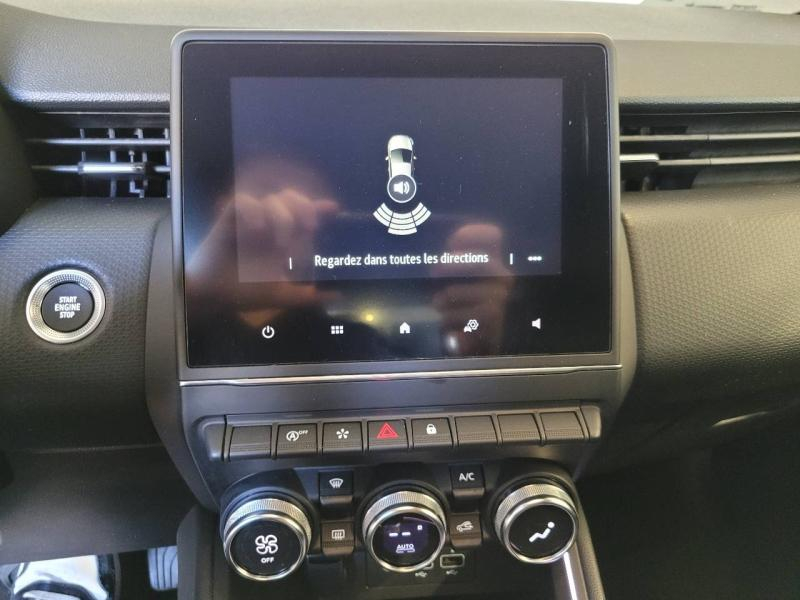 Photo 9 de l’annonce de RENAULT Clio d’occasion à vendre à CHENNEVIÈRES-SUR-MARNE