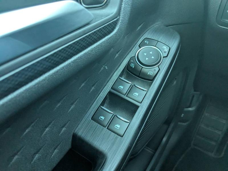 Photo 8 de l’annonce de FORD Kuga d’occasion à vendre à MARSEILLE