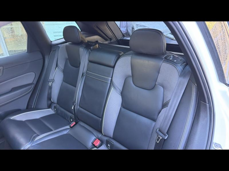 Photo 6 de l’annonce de VOLVO XC60 d’occasion à vendre à AIX-EN-PROVENCE