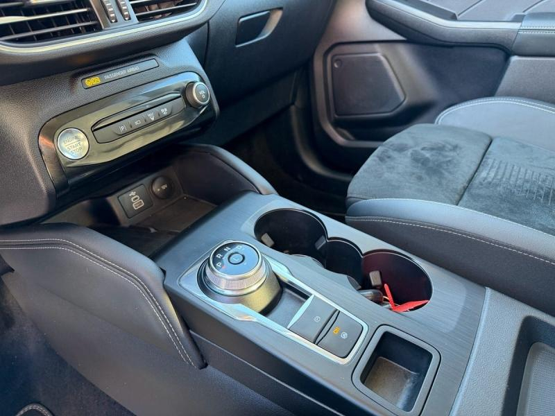 Photo 17 de l’annonce de FORD Kuga d’occasion à vendre à GRENOBLE